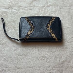 Silpada Zip Around Wristlet Black Leather With Cow Fur Accent